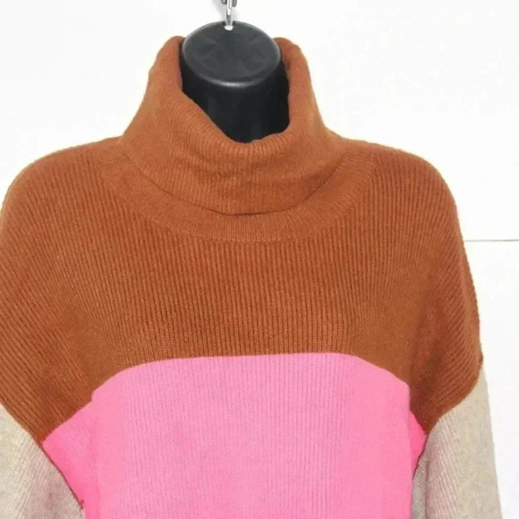 FREE PEOPLE ladies sweater - Picture 2 of 11